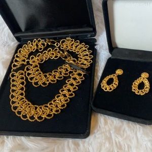 Vintage 3 piece SET! Gold Chain Earrings, Bracelet, and Necklace Set! NWOT